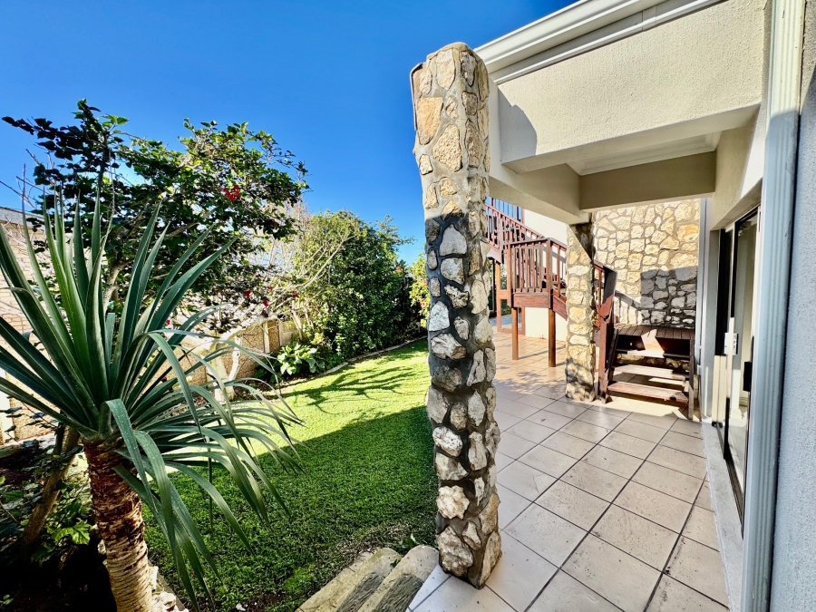 4 Bedroom Property for Sale in Stilbaai Wes Western Cape